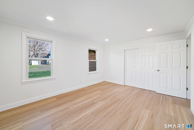 Building Photo - 141 Colony Ave