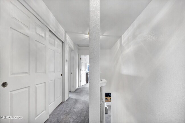 Building Photo - 17795 Oakview Ct