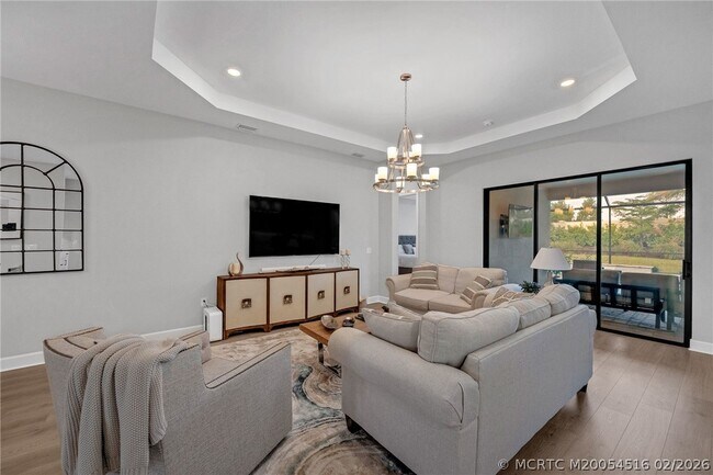 Building Photo - 15111 Pescara St