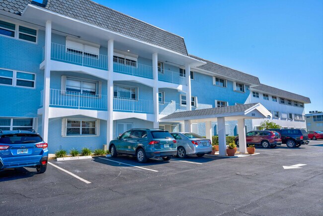 Building Photo - 100 Shore Ct