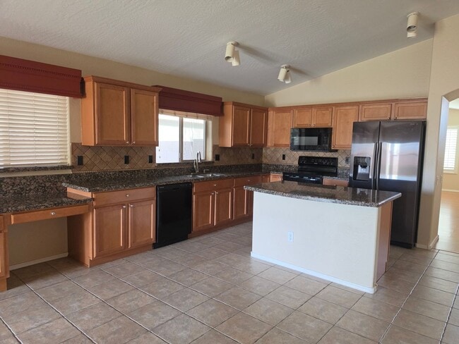 Building Photo - 3BD/2BA South Chandler Home with Pool on Corner Lot!