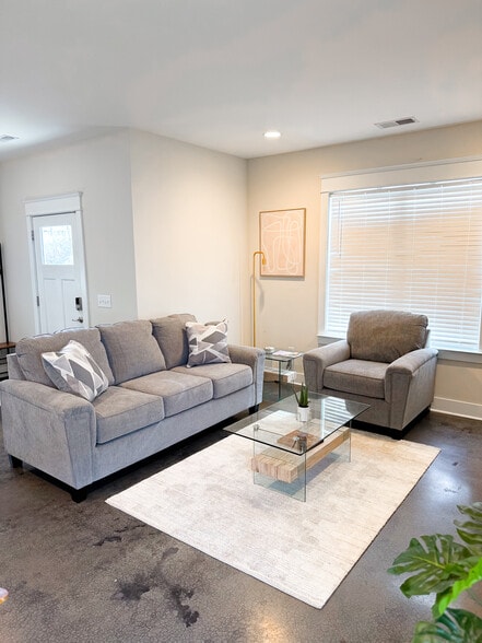 Building Photo - 219C Prince Ave