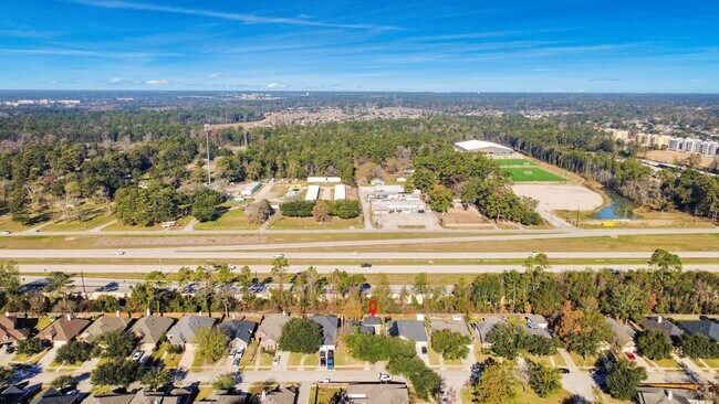 Building Photo - 1903 Ryansbrook Ln