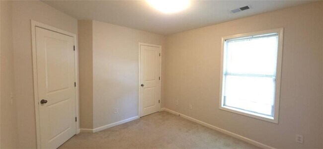 Building Photo - 237 Ascott Ln