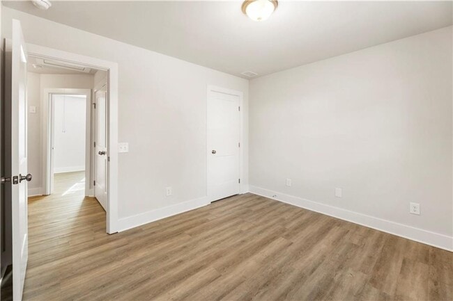 Building Photo - 3 bedroom/2.5 bath Like New in Forsyth Cou...