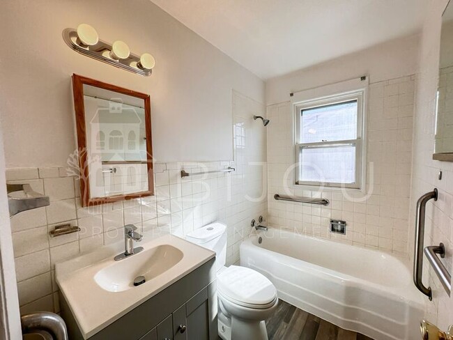 Building Photo - 618 Prospect Lake Dr