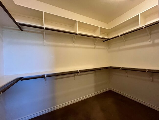 Building Photo - 3000 Silver Saddle Dr