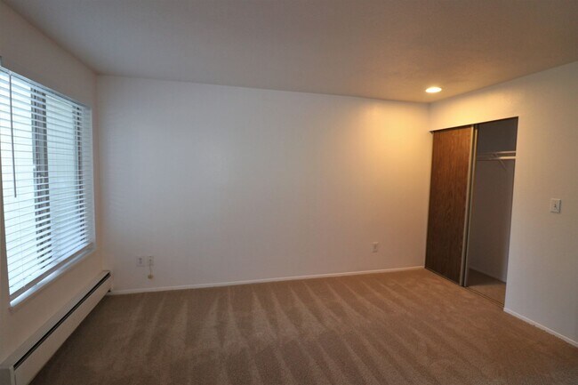 Building Photo - Amazing Views! 2 Bedroom Now Available!
