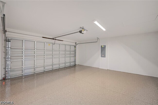 Building Photo - 20601 Hazelnut Ct