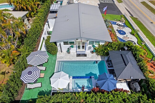 Building Photo - 3705 NE 16th Ave