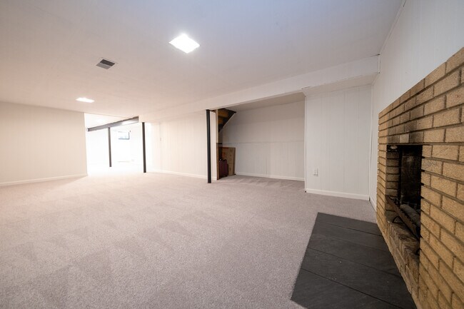 Building Photo - 4517 W 113th St