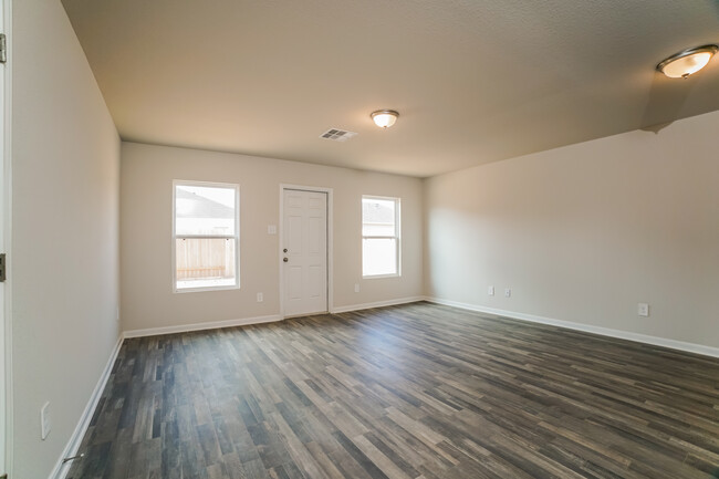 Building Photo - 15774 Del Norte Dr