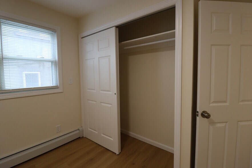 Building Photo - 5 Hastings Rd