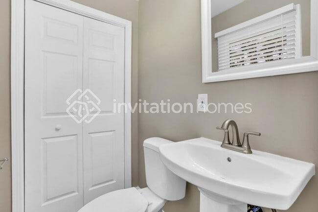 Building Photo - 3054 Cottonwood Dr Se