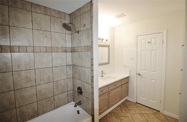 Building Photo - 1309 Cochise Dr