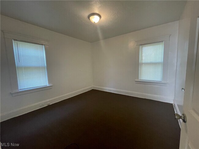 Building Photo - 843 Rondel Rd