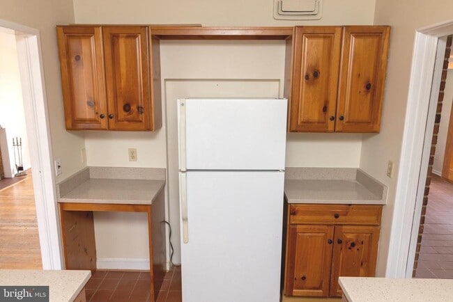 Building Photo - 6519 Byrnes Dr