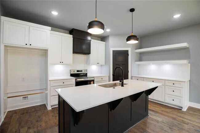 Building Photo - 47 Overton Dr