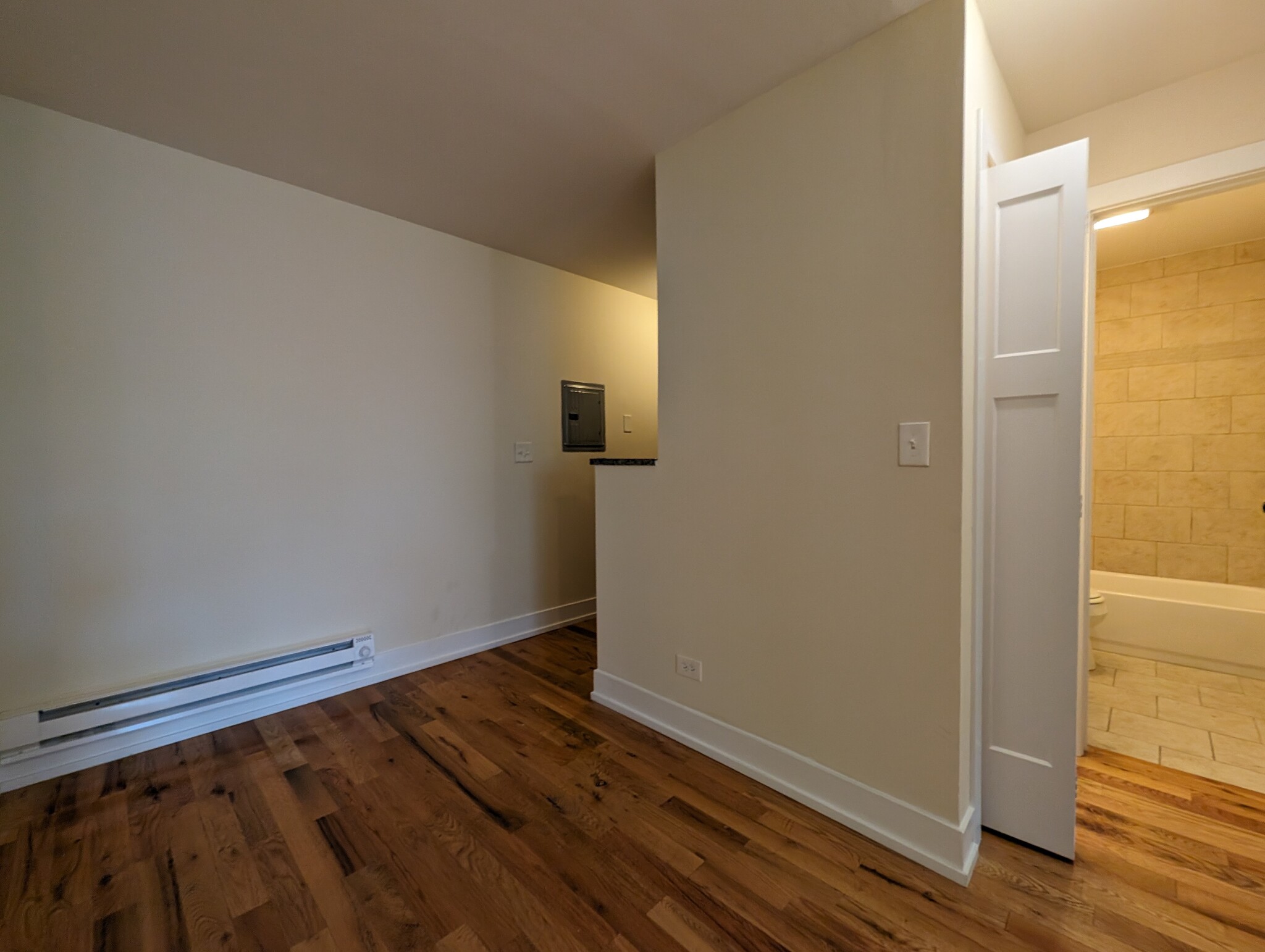 Building Photo - 557 W Arlington Pl