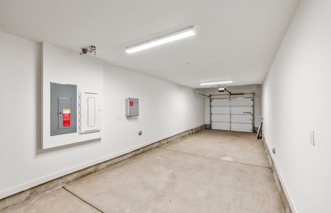Building Photo - 818 Redberry Wy