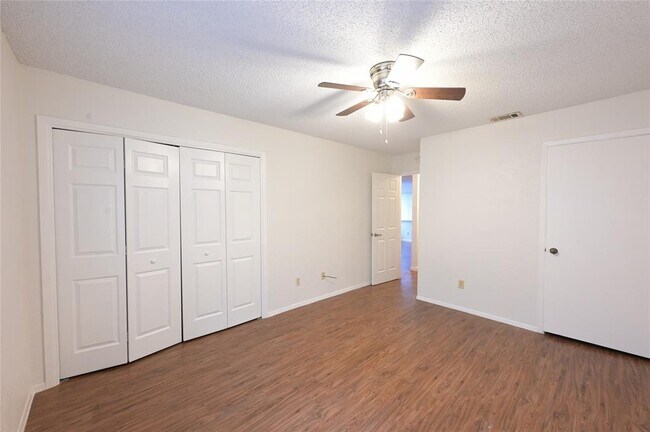 Building Photo - 319 W William Cannon Dr