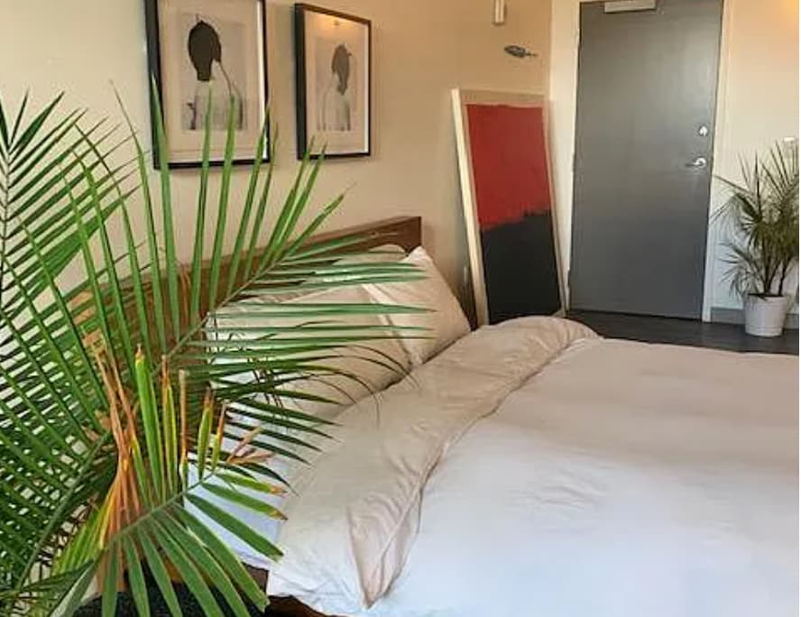 Building Photo - 1777 E 39th Ave