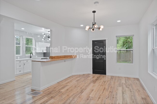 Primary Photo - 433 Dorchester Ave
