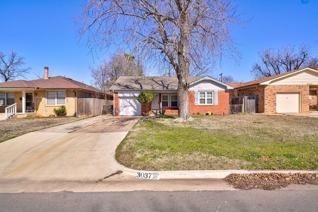 Building Photo - Stunning Remodeled 3-Bedroom Property