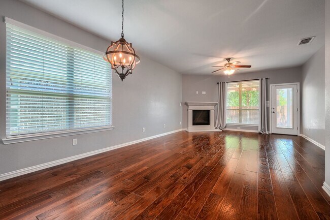 Building Photo - Charming Single-Story Home Located in Lind...