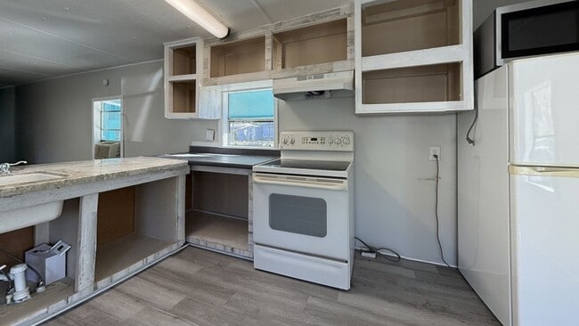 Building Photo - 6519 Sandra Dr