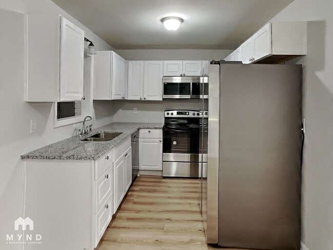 Building Photo - 1371 Stoneham Ct