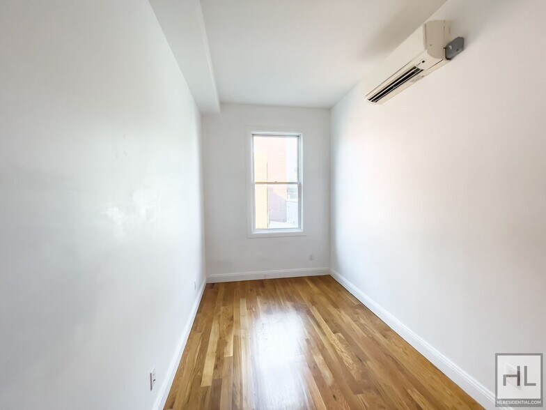 Building Photo - WYCKOFF AVENUE / Spacious 2-Bed 1 Bath / B...