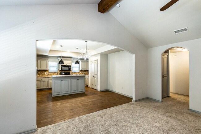 Building Photo - Gorgeous Home in Cooper District