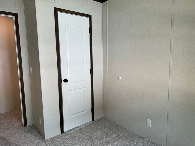 Building Photo - 48579 Leafdale Ct