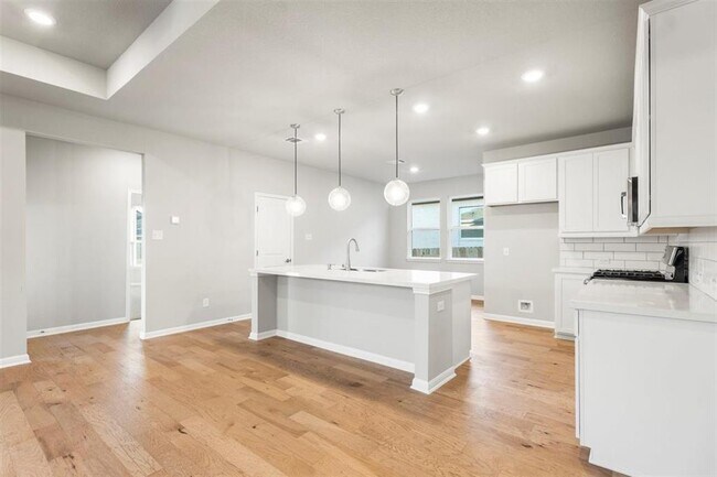 Building Photo - 204 Grn Knl Ln
