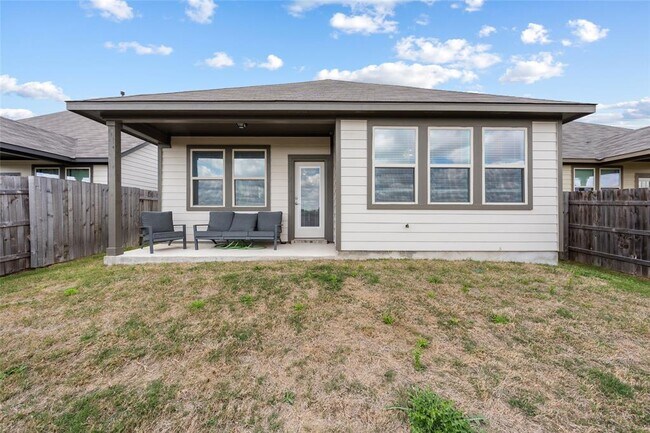 Building Photo - 751 Papaya Dr