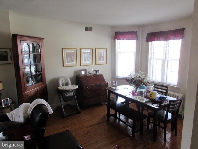 Building Photo - 112 Commerce St