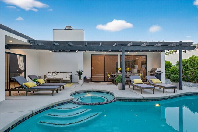 Building Photo - 75407 Montecito Dr