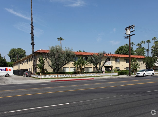8411 Balboa Blvd - Balboa Boulevard Apartments