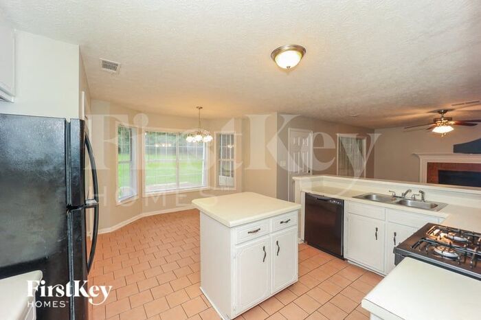 Building Photo - 11685 Heritage Dr