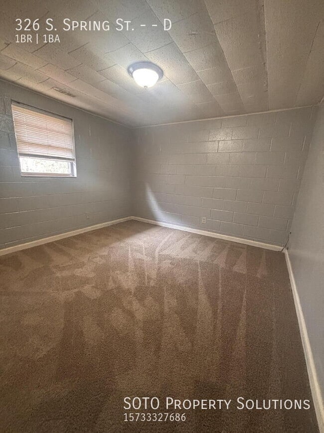 Building Photo - 326 S Spring St