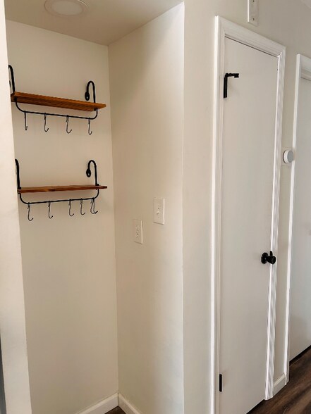 Building Photo - 3511 Irvington Ct