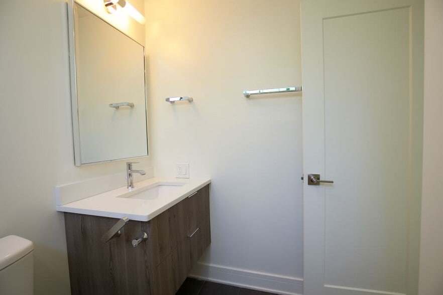 Building Photo - 959 W Grace St