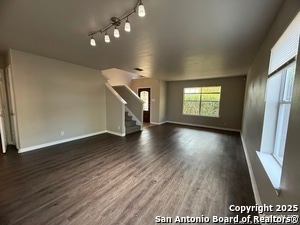 Building Photo - 570 Roadrunner Ave