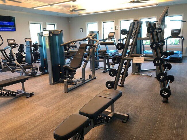 Building Photo - 2 bedroom, 2 bathroom attached villa home ...