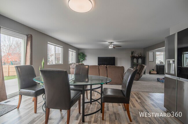 Building Photo - 2971 Ellsworth Dr