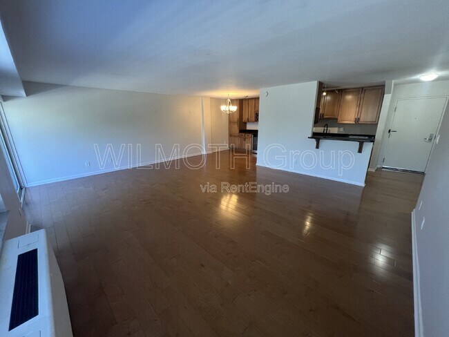 Building Photo - 3965 N Meridian St