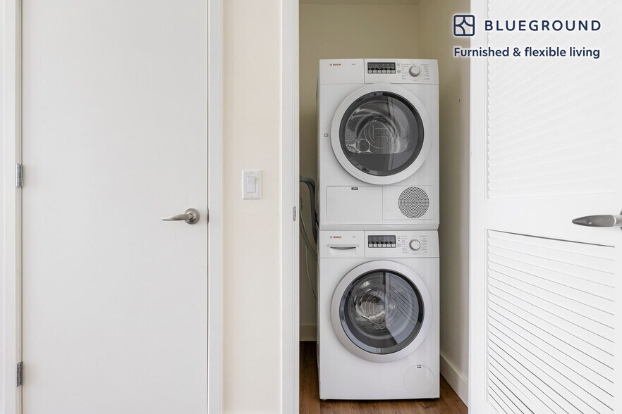 Building Photo - 1335 Boylston St