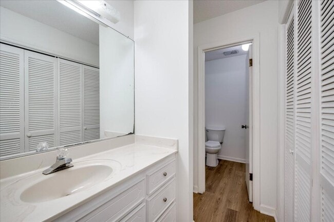 Building Photo - 3128 Village West Drive