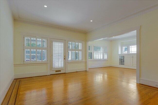 Building Photo - 1525 Cypress Ave